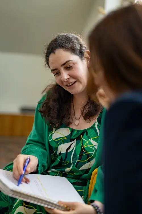 klantsessie uitleg - Caroline Kussé Therapie narcisme toxische relaties - fotograaf Stijn Kuiper